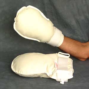 EMAdamsCo.Com - Non-Restrictive Closed Mitt